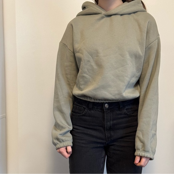 ZARA Green cropped Hoodie - Picture 1 of 2